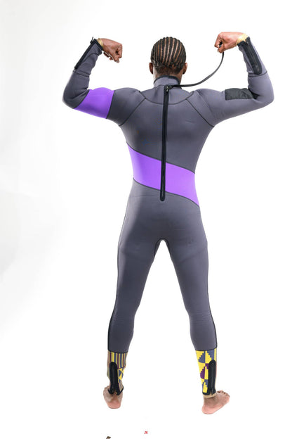 G180 Swim Best all-season wetsuit for athletes in gray and purple, designed for optimal flexibility and comfort
